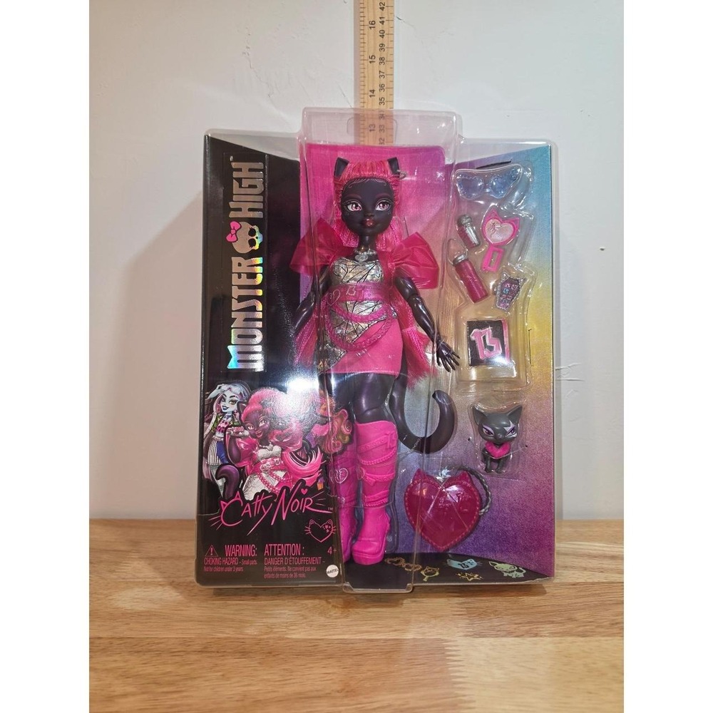 Monster High Catty Noir Fashion Doll by Mattel new cat Amulette